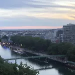 Family Nest With Sacré-coeur&eiffel Tower View