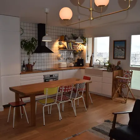 Apartament Family Nest With Sacre-coeur And Eiffel Tower View Paryż
