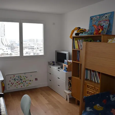 Family Nest With Sacre-coeur And Eiffel Tower View *